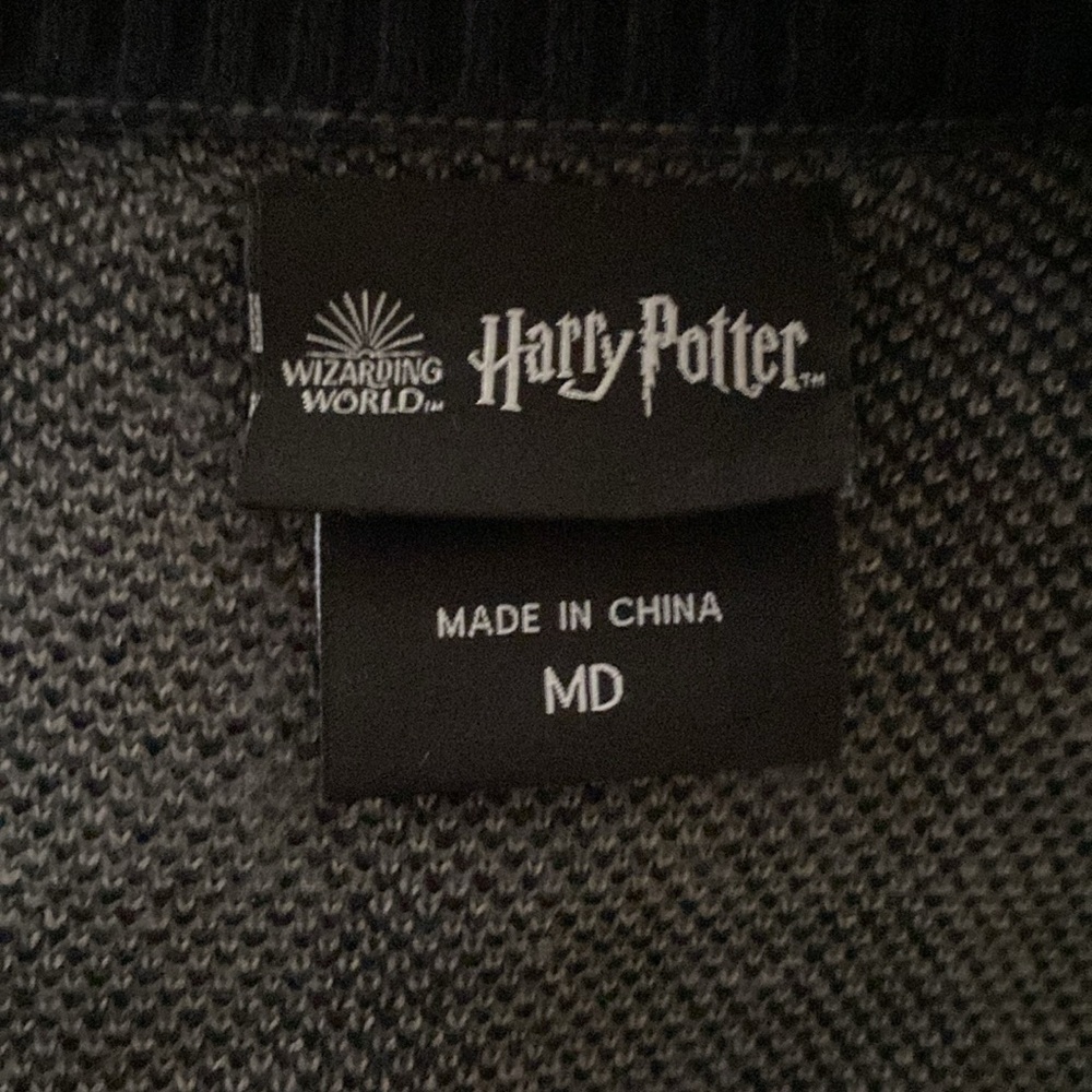 Harry Potter Hogwarts black and grey diamond patterned cardigan sweater - Picture 5 of 8